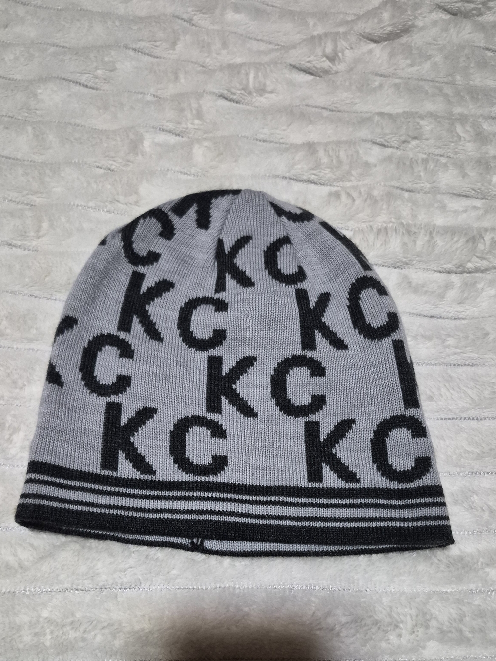 Kenneth Cole Reaction Gray Knit Beanie Adult